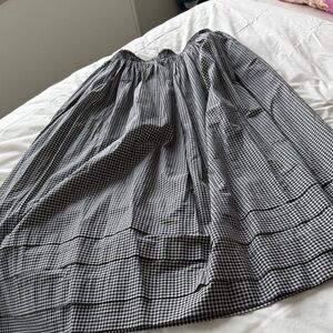 Classic Black and White Checkered Skirt, adorable!